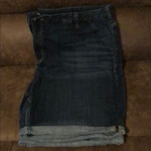 Bermuda jean shorts